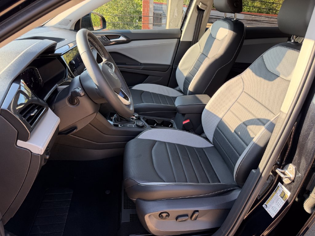 Certified 2023 Volkswagen Taos SEL AWD/4WD image 13