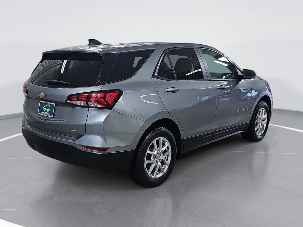 Certified 2024 Chevrolet Equinox LS AWD/4WD image 3