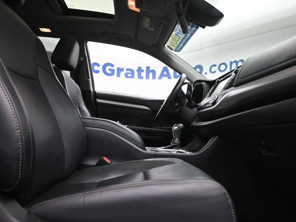 Used 2018 Toyota Highlander XLE image 7