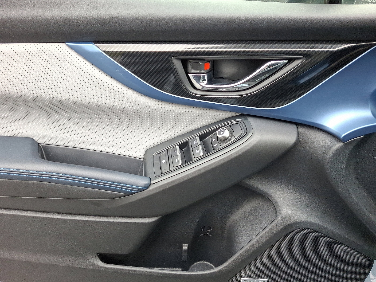 Used 2019 Subaru Crosstrek Hybrid w/ Moonroof Package w/Navigation image 19