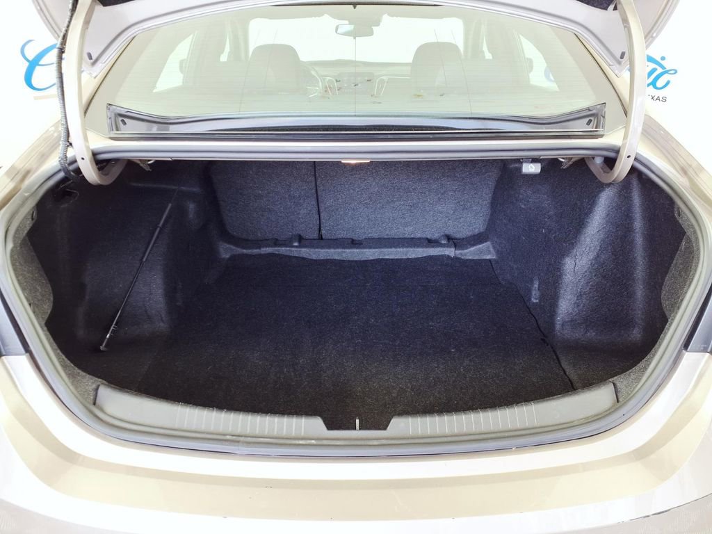 Used 2025 Chevrolet Malibu LS image 10