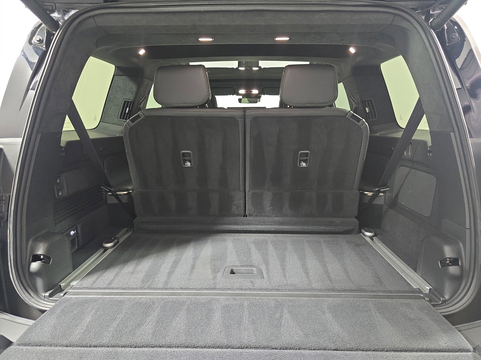Used 2023 Rivian R1S Adventure AWD/4WD image 15