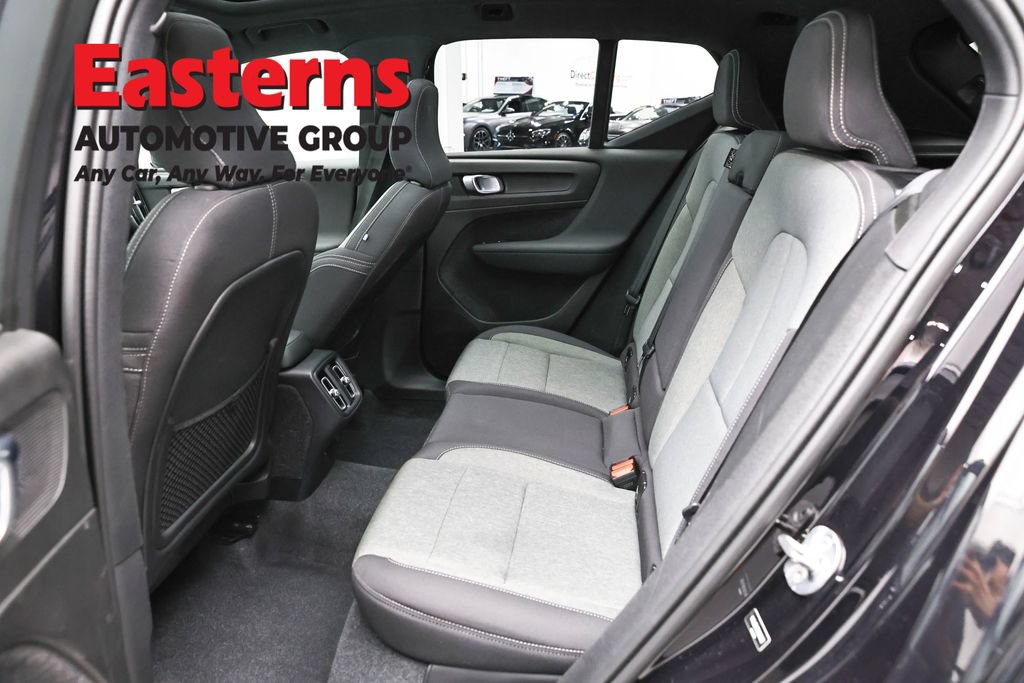 Used 2024 Volvo XC40 B5 Core AWD/4WD image 22