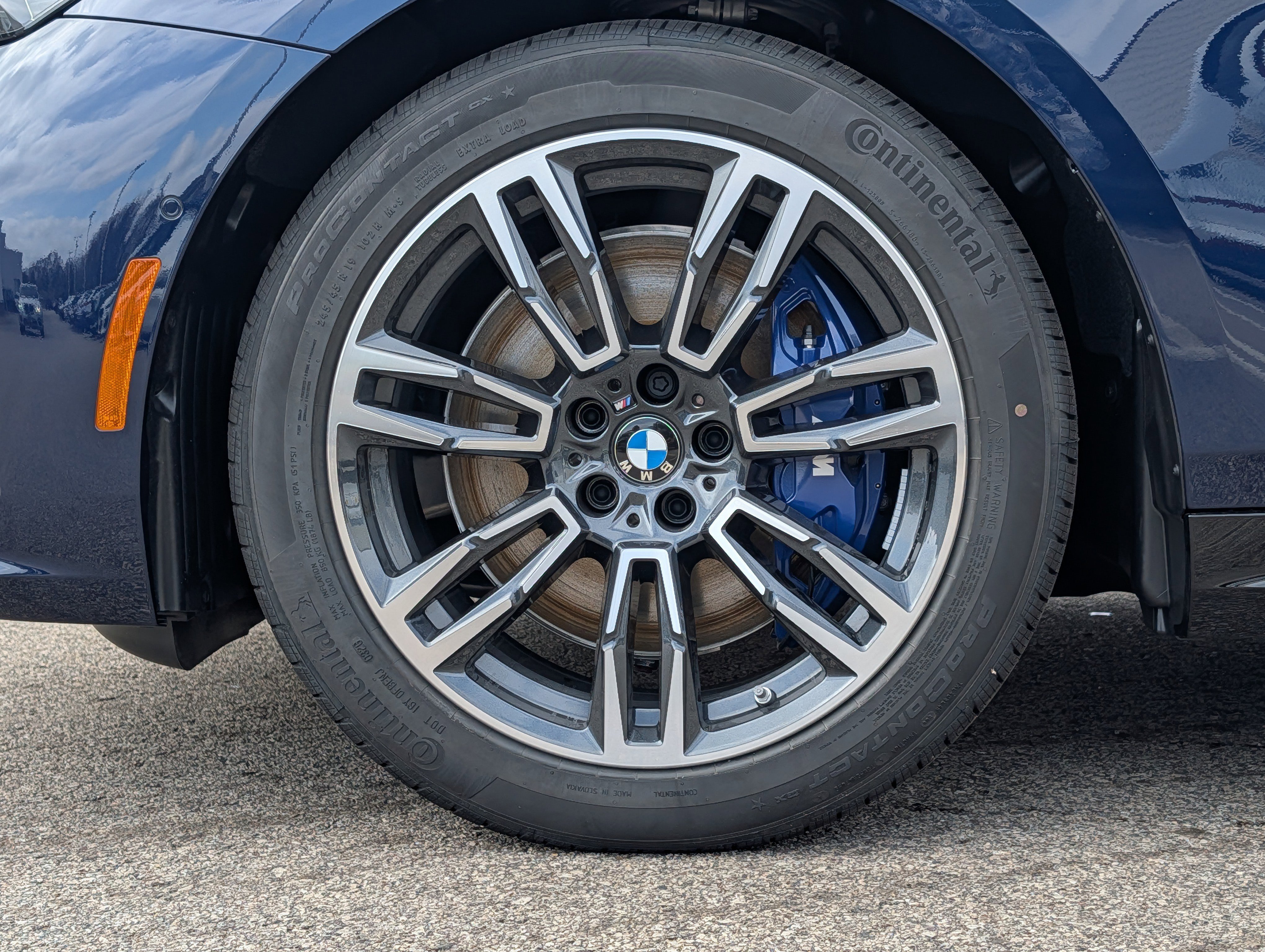 New 2026 BMW 540i xDrive w/ Executive Package AWD/4WD image 4