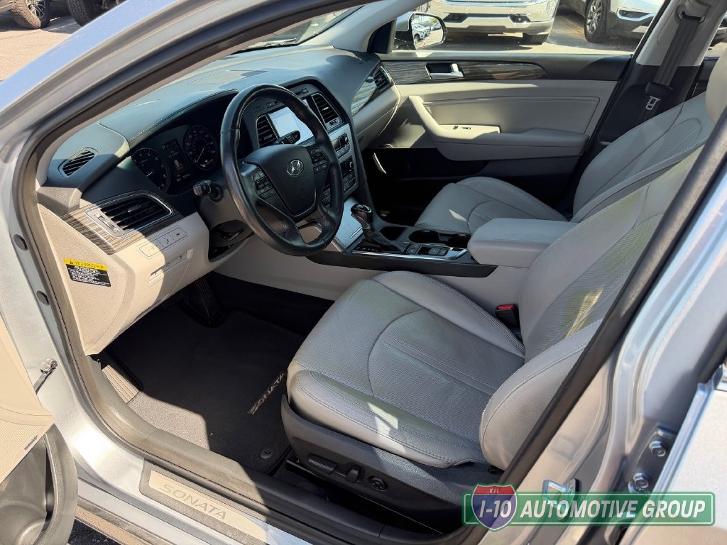 Used 2015 Hyundai Sonata Limited w/ Option Group 06 FWD image 13