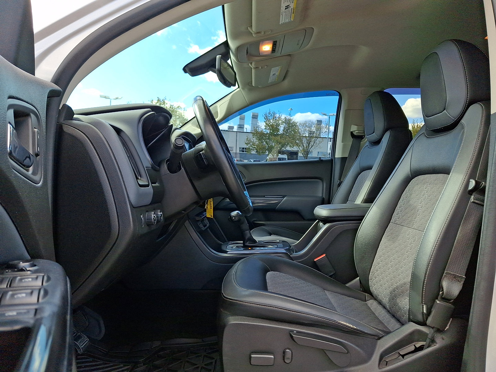 Used 2017 Chevrolet Colorado Z71 image 14