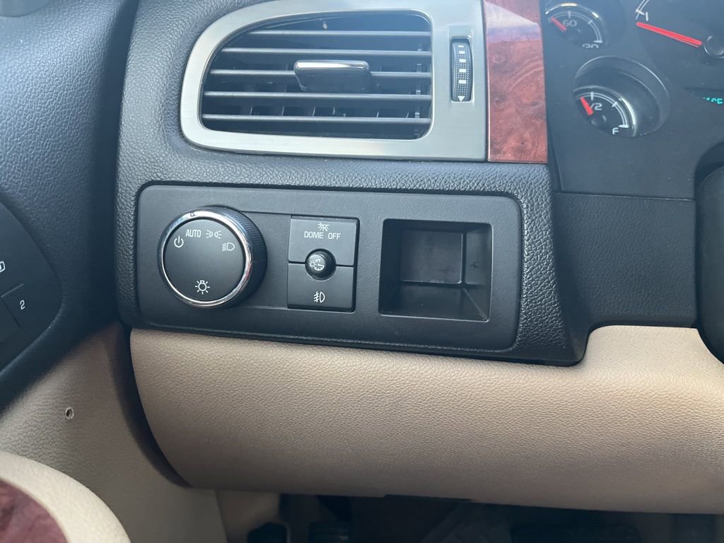 Used 2008 Chevrolet Silverado 3500 LTZ w/ EZ-Lift Tailgate Package image 62