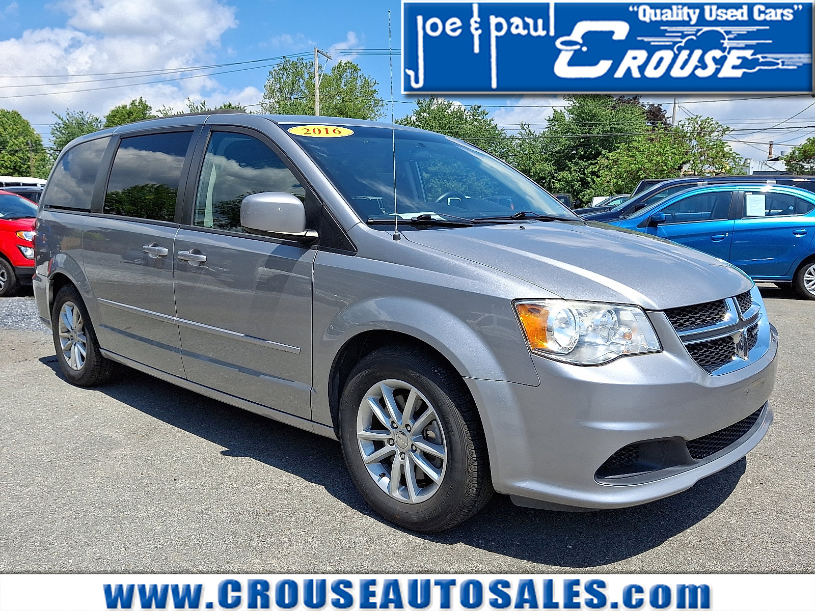 Used 2016 Dodge Grand Caravan SXT image 1