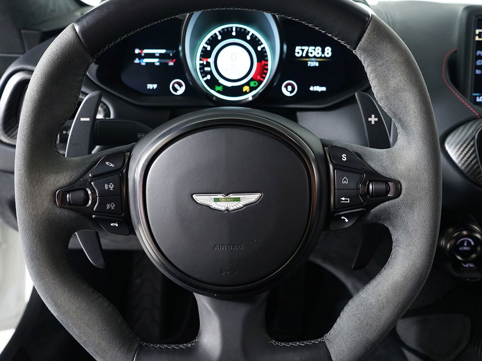 Used 2023 Aston Martin V8 Vantage Coupe RWD image 20
