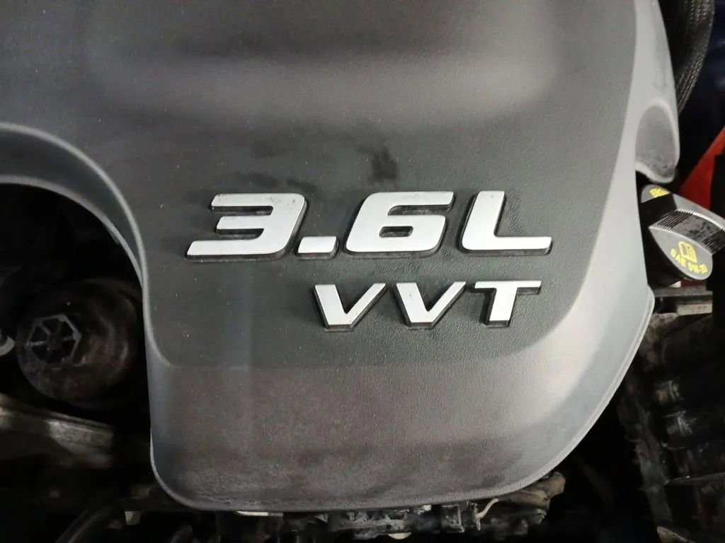 Used 2019 Dodge Challenger SXT w/ Blacktop Package RWD image 26