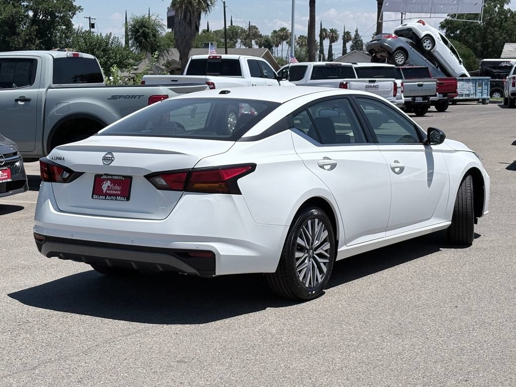 New 2026 Nissan Altima 2.5 SV FWD image 4
