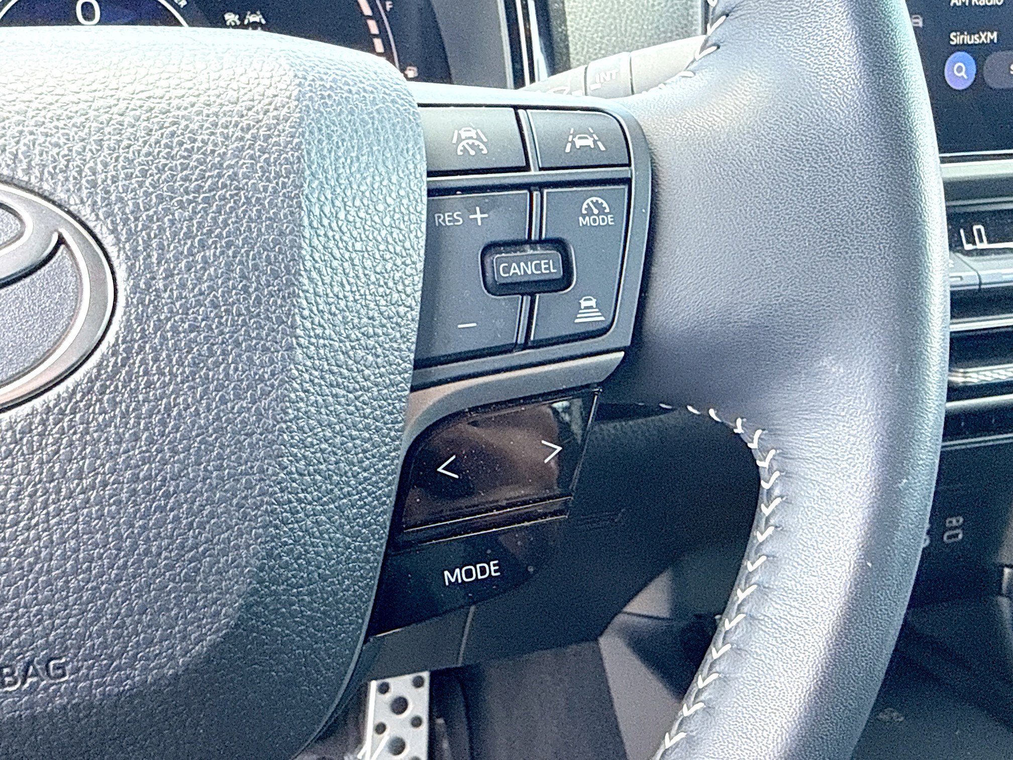 Used 2025 Toyota Camry SE image 36