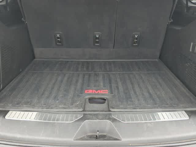 Used 2021 GMC Yukon XL Denali w/ Denali Premium Package AWD/4WD image 38