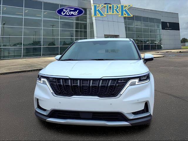 Used 2024 Kia Carnival EX image 4