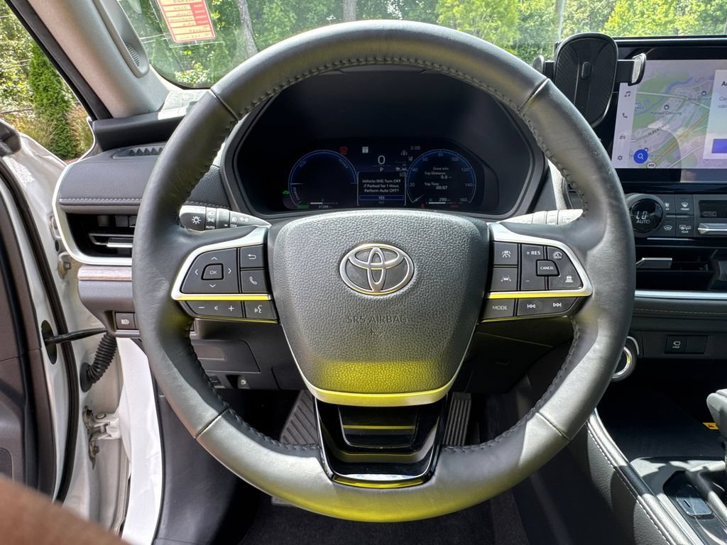 Used 2024 Toyota Grand Highlander AWD Hybrid image 25