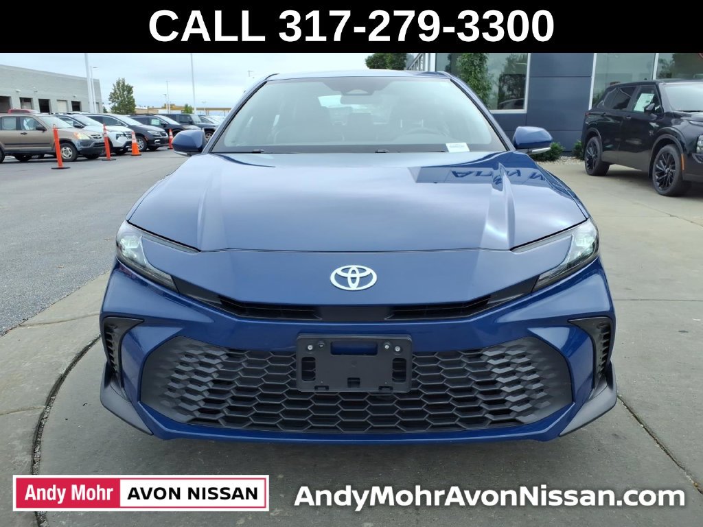 Used 2025 Toyota Camry SE FWD image 3