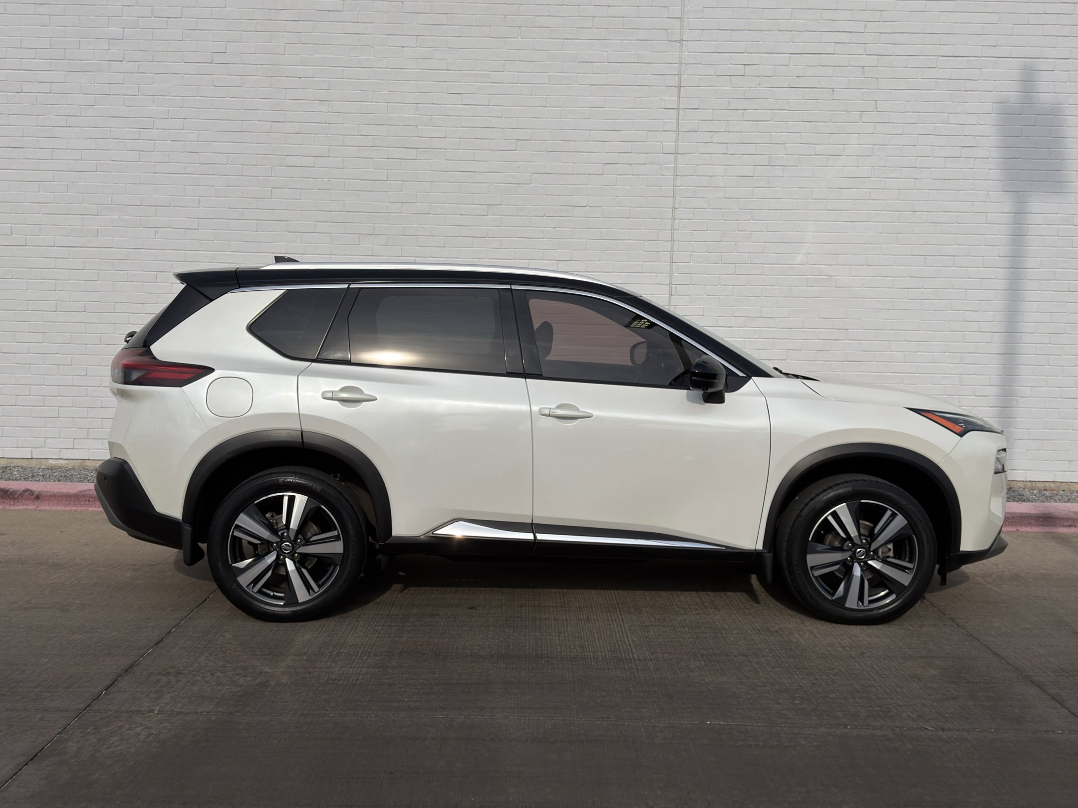 Used 2021 Nissan Rogue SL AWD/4WD image 4