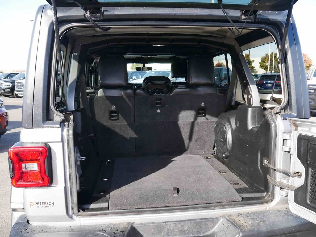 Used 2021 Jeep Wrangler Unlimited Rubicon image 9