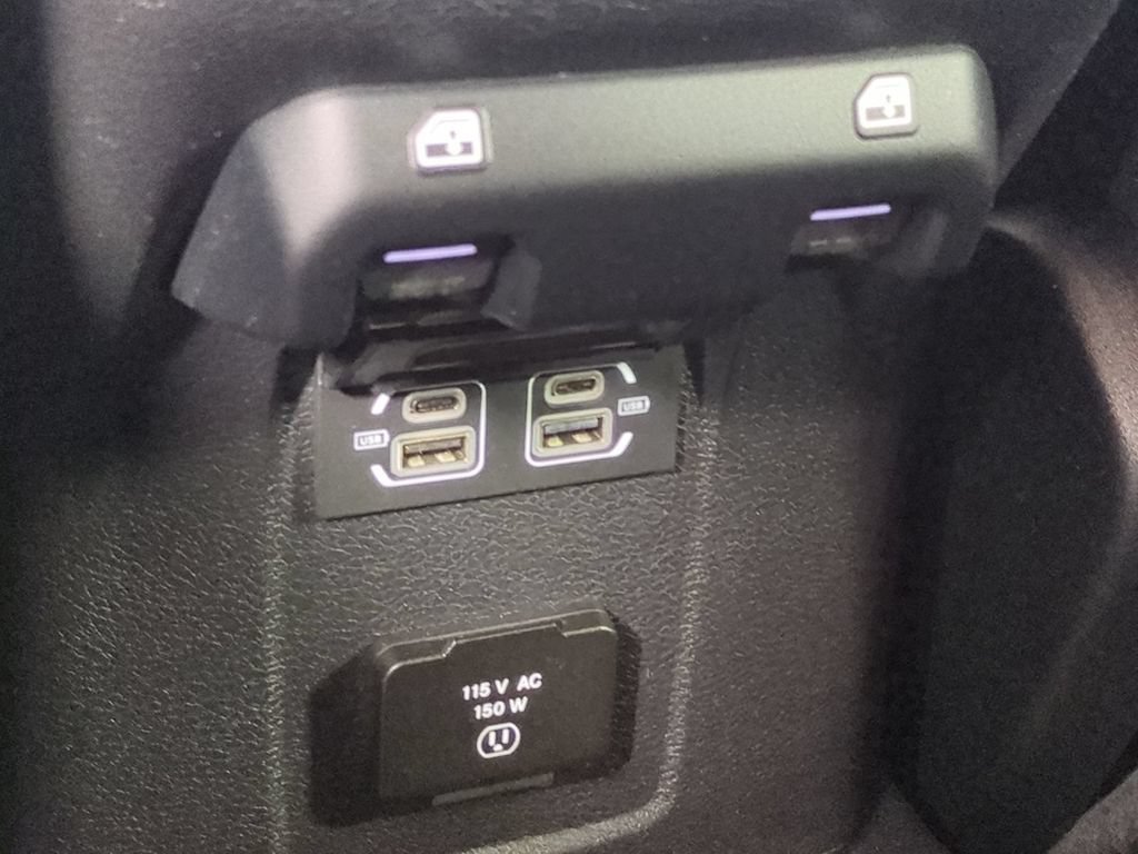Used 2022 Jeep Wrangler Unlimited Rubicon AWD/4WD image 16