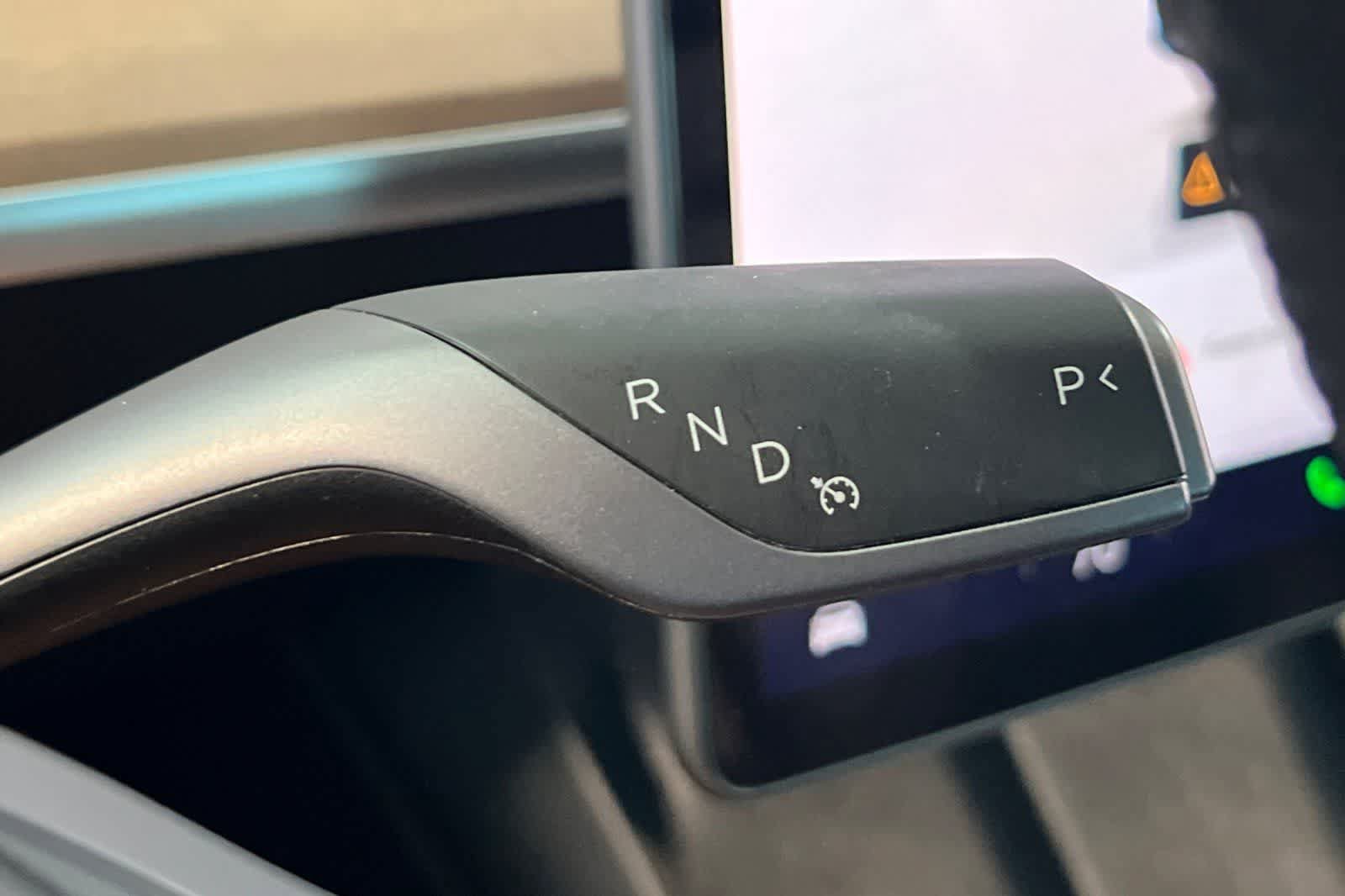 Used 2024 Tesla Model Y Long Range AWD/4WD image 24
