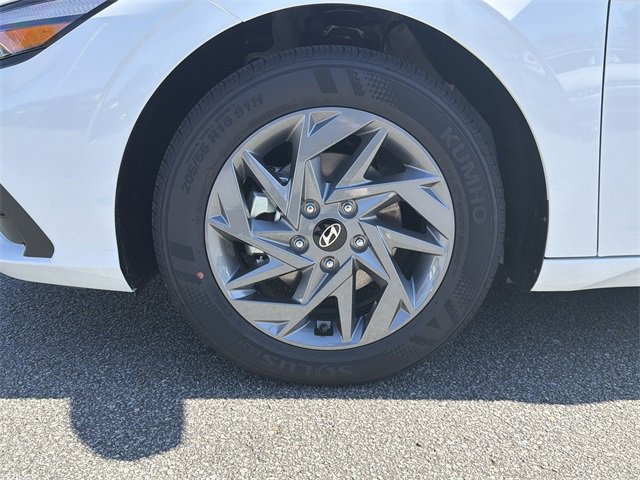 New 2026 Hyundai Elantra Blue image 11