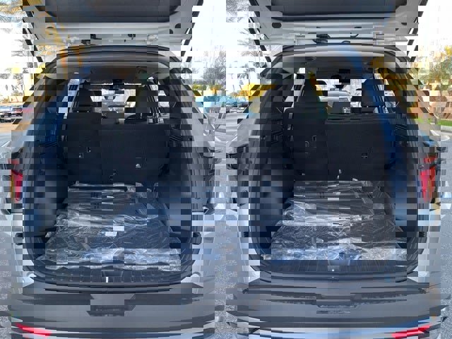 New 2026 Hyundai Tucson Blue SE image 27