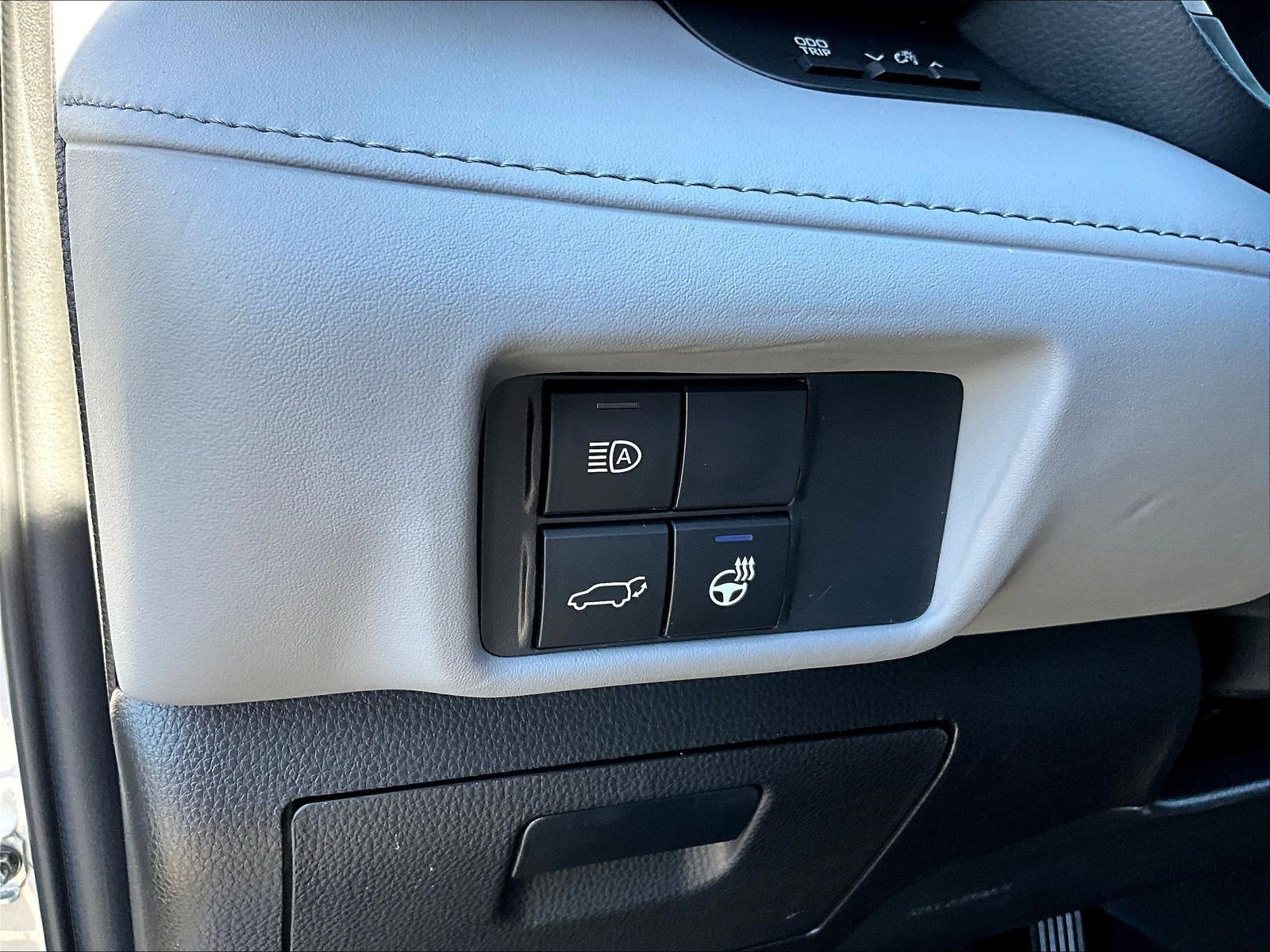 Used 2022 Toyota Highlander Limited AWD/4WD image 40