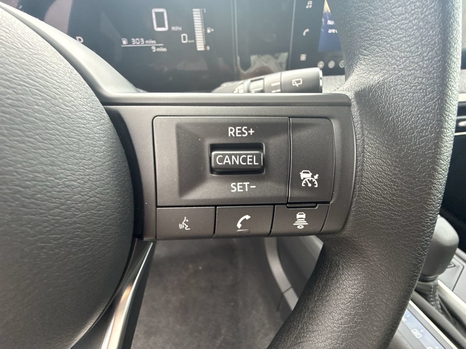 New 2026 Nissan Kicks SV w/ Interior Electronics Package AWD/4WD image 24