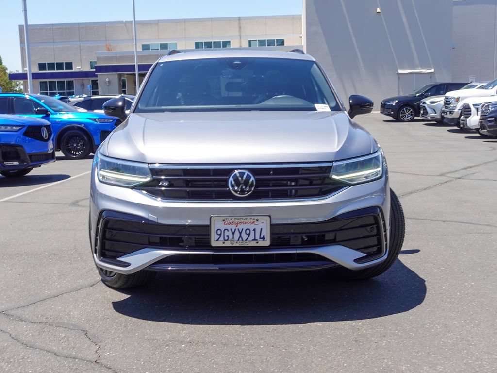 Used 2023 Volkswagen Tiguan SE R-Line FWD image 3