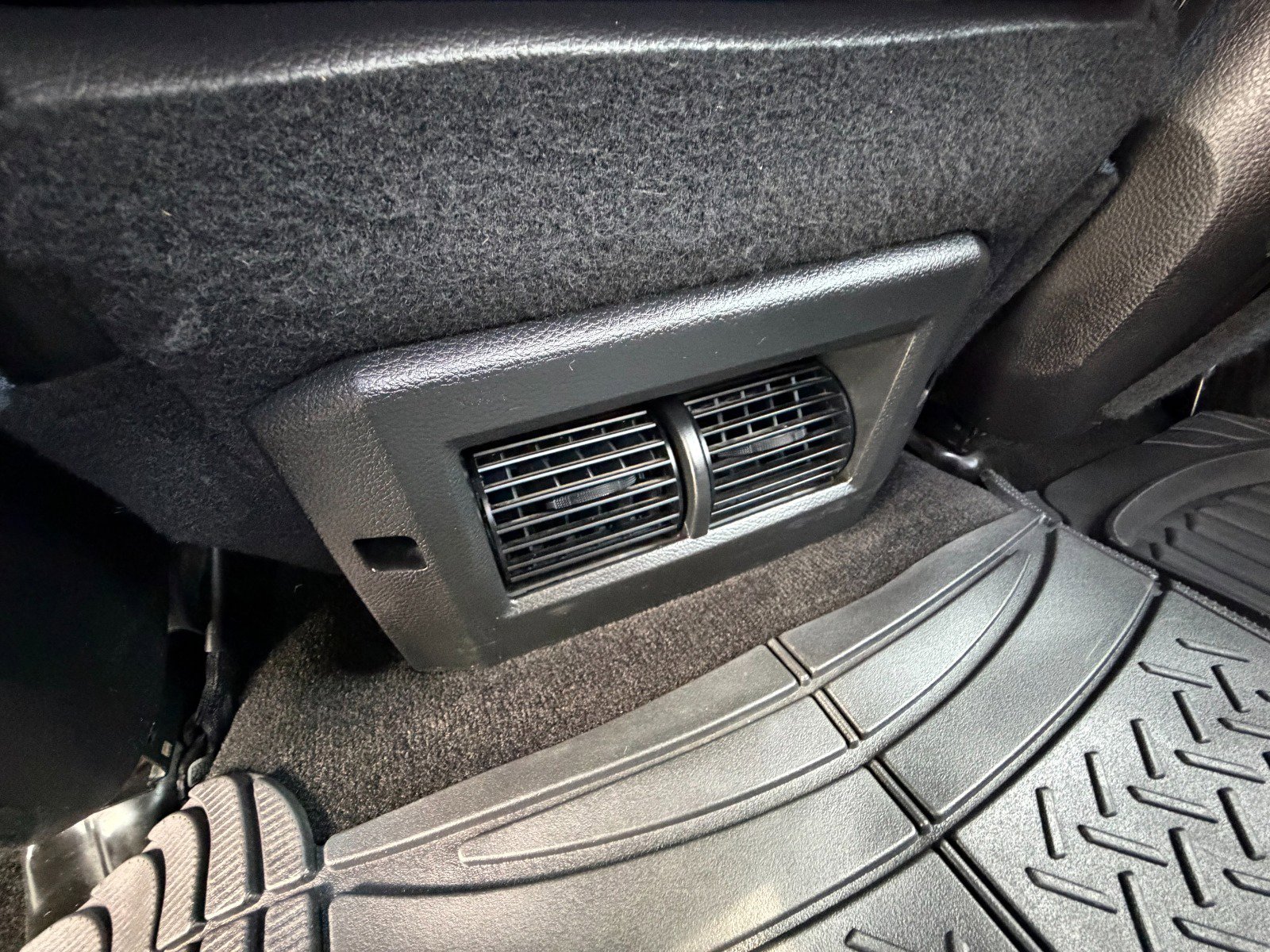 Used 2016 RAM 1500 Laramie w/ Convenience Group image 21