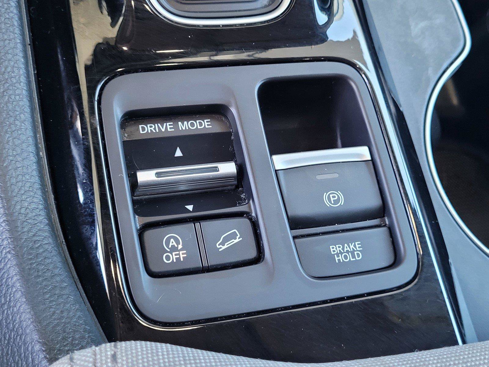 Used 2023 Honda Pilot LX image 14