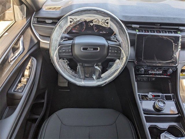 New 2025 Jeep Grand Cherokee Laredo X w/ Luxury Tech Group I image 12