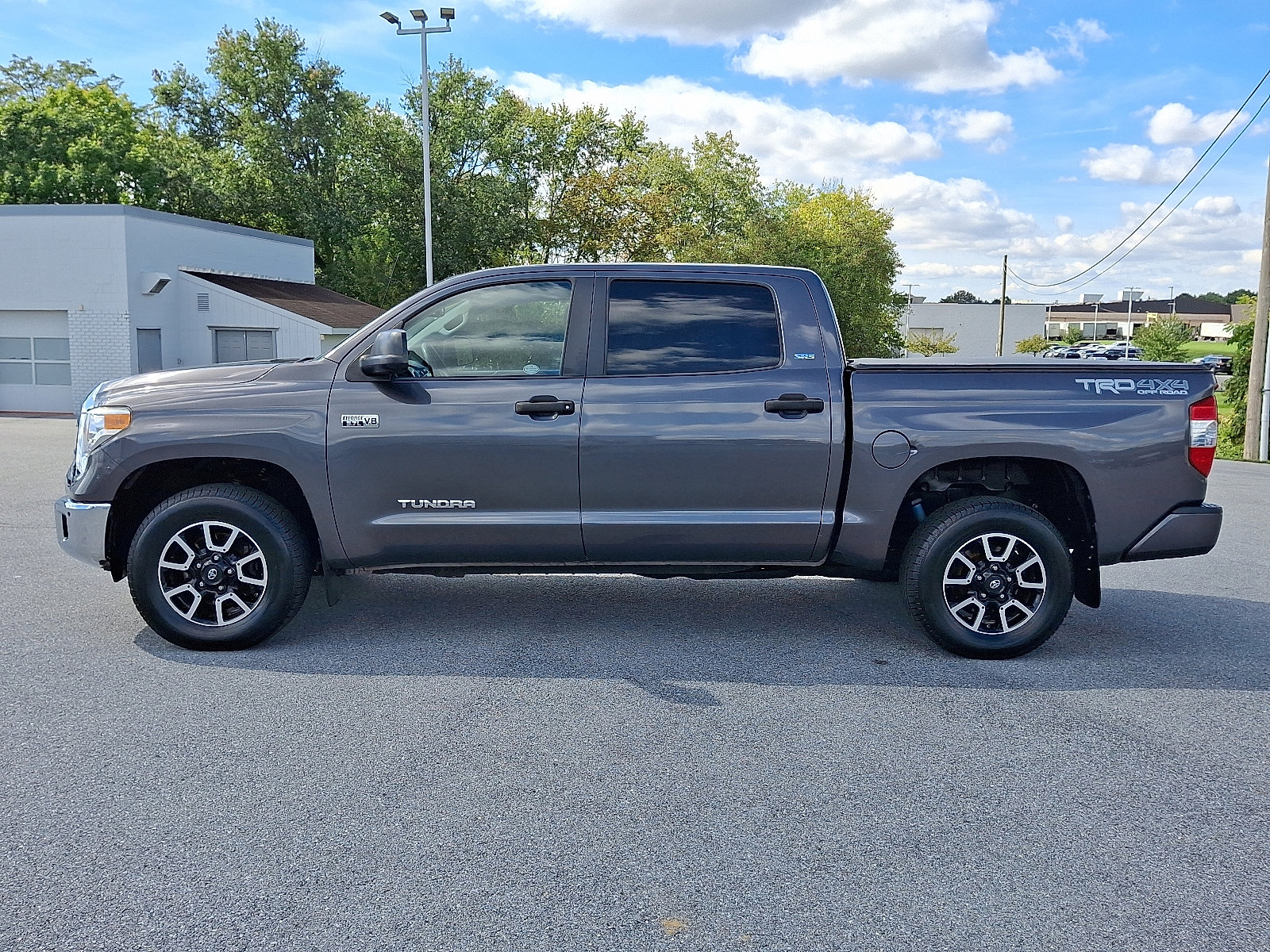 Used 2016 Toyota Tundra SR5 image 4