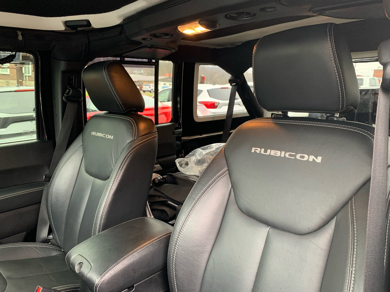 Used 2015 Jeep Wrangler Unlimited Rubicon image 16