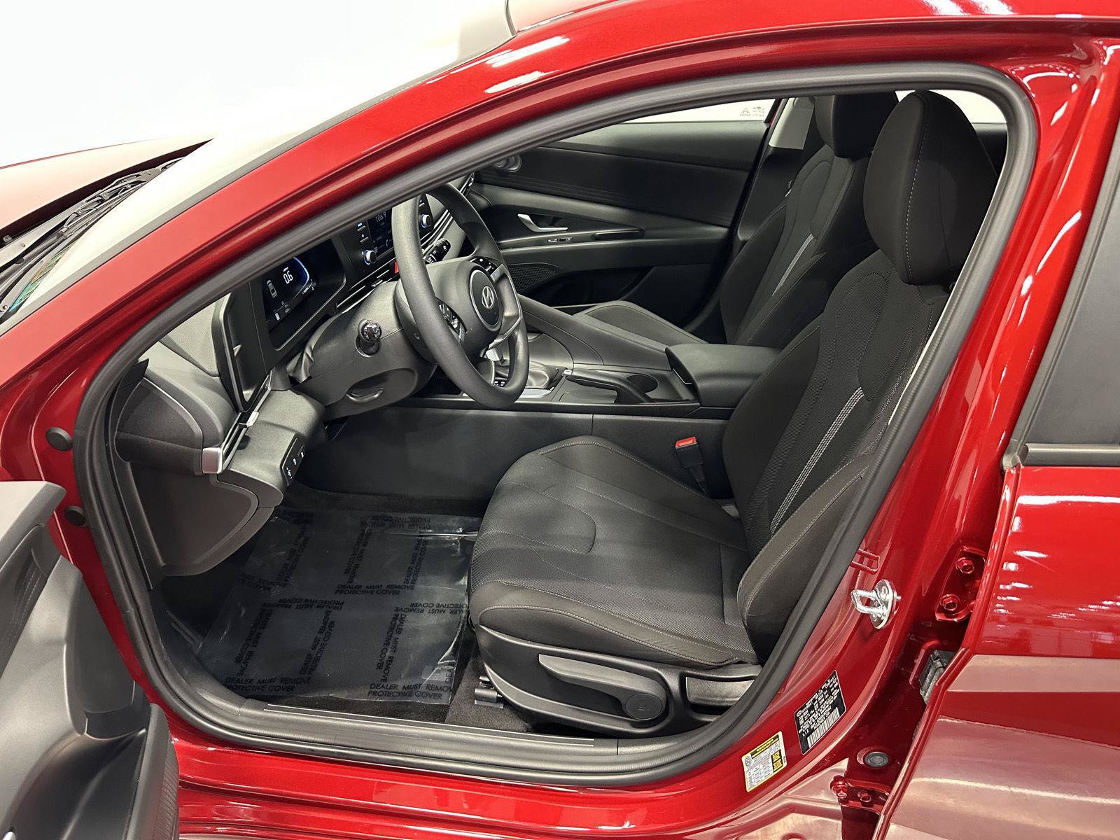 Certified 2024 Hyundai Elantra SE FWD image 14