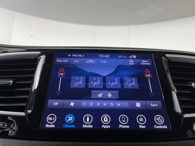 Used 2019 Chrysler Pacifica Touring-L image 27