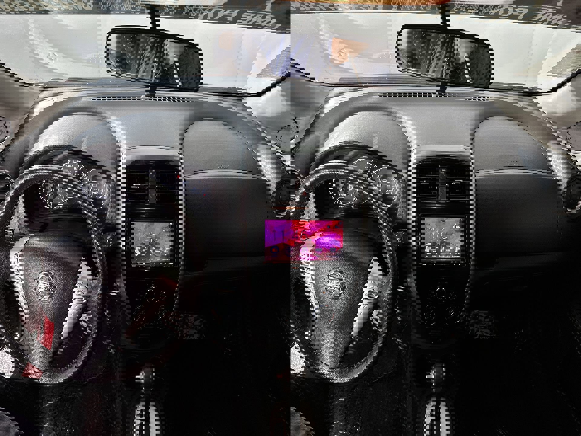 Used 2017 Nissan Versa Note SV image 25