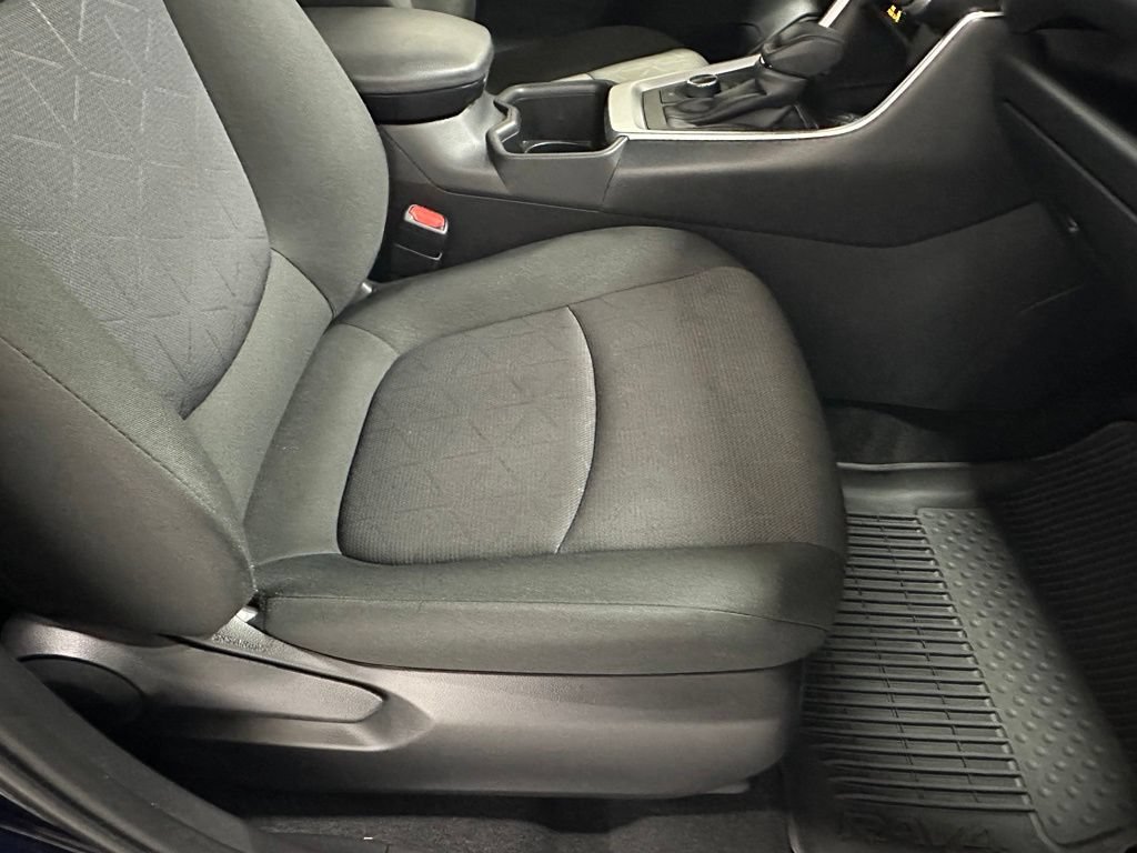 Used 2025 Toyota RAV4 XLE AWD/4WD image 59
