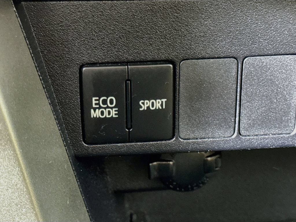 Used 2014 Toyota RAV4 XLE FWD image 18
