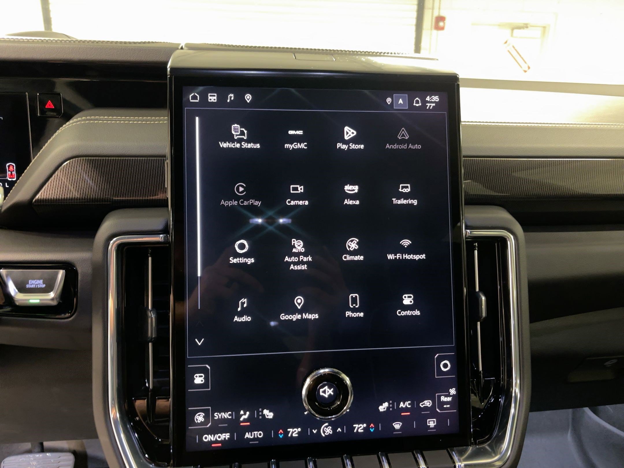 Used 2025 GMC Yukon Elevation image 23