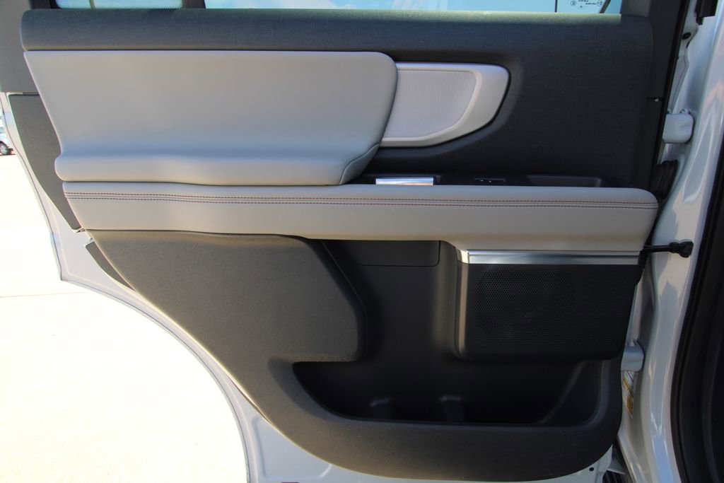 Used 2025 Ford Expedition Active AWD/4WD image 49