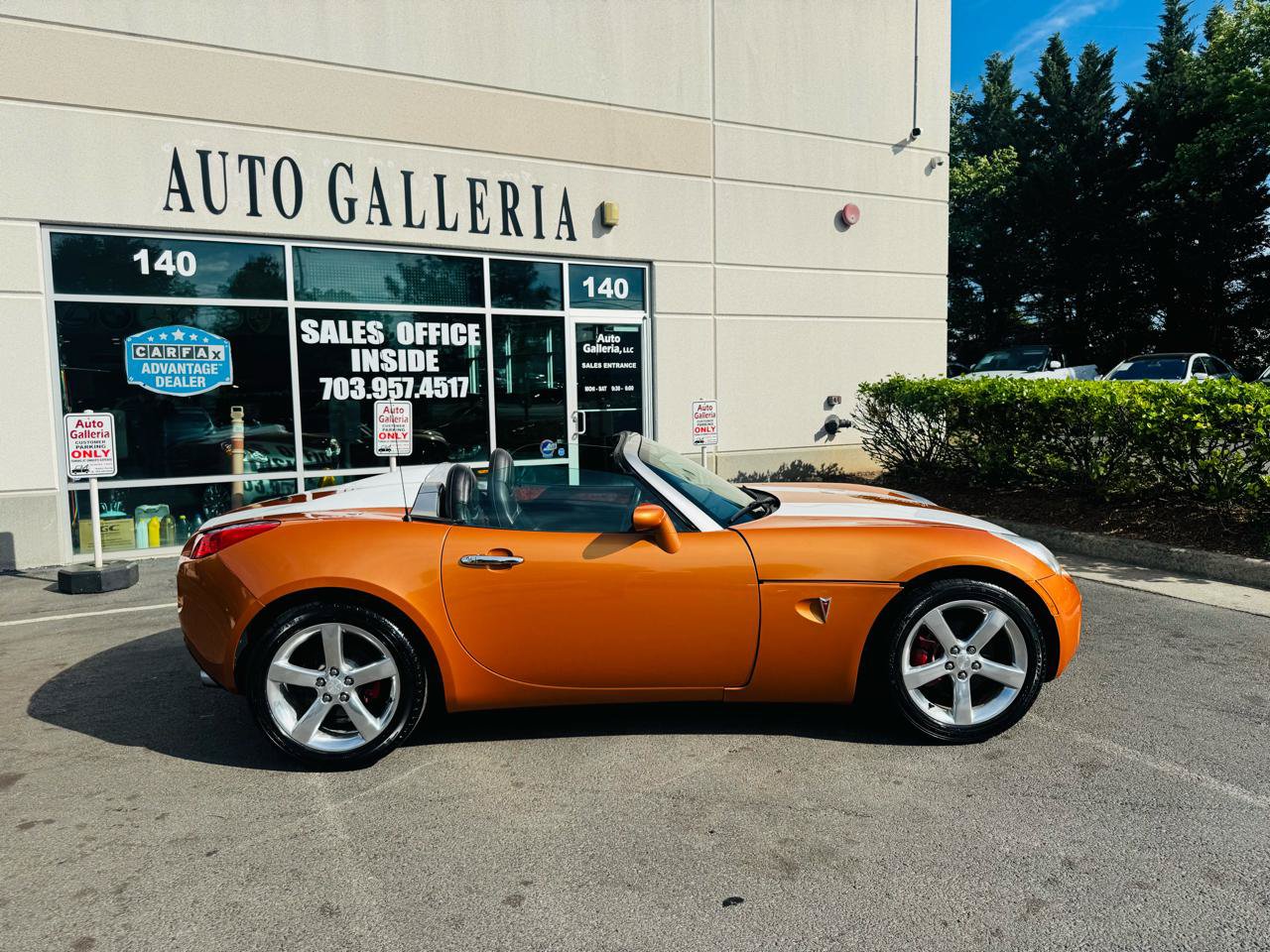 Used 2006 Pontiac Solstice Convertible w/ Premium Package RWD image 4