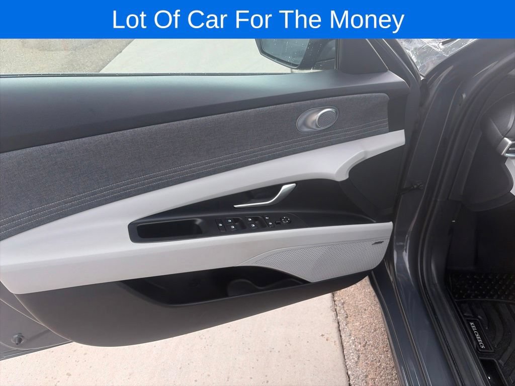 Used 2023 Hyundai Elantra Limited FWD image 20