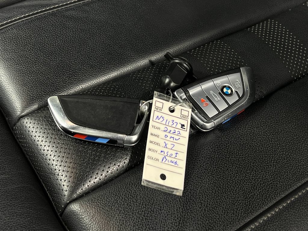 Used 2022 BMW X7 M50i w/ Cold Weather Package AWD/4WD image 43