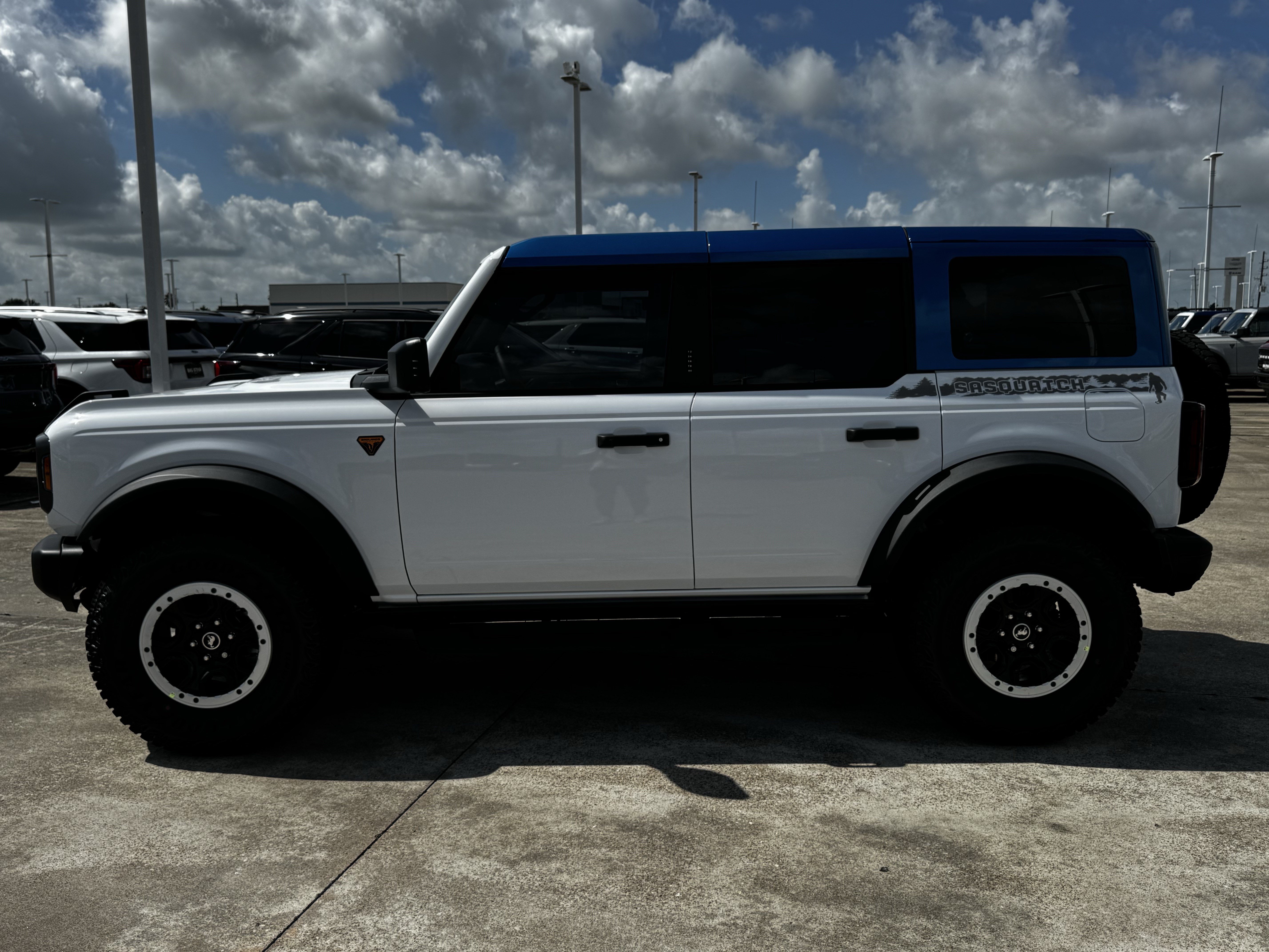 New 2026 Ford Bronco Badlands AWD/4WD image 7