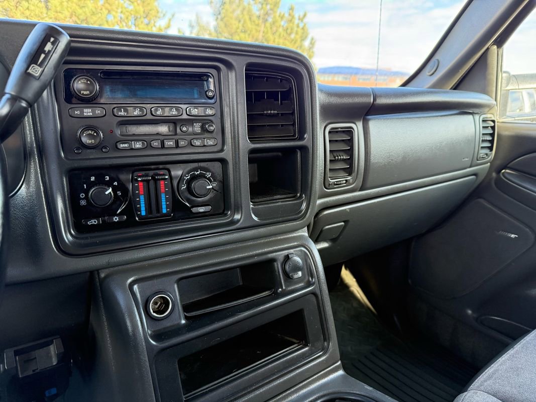 Used 2005 Chevrolet Silverado 2500 LS w/ Heavy-Duty Power Package image 30