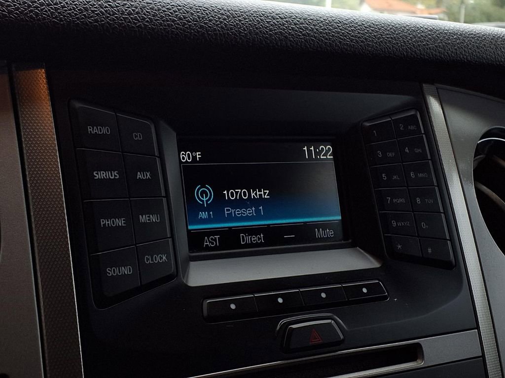 Used 2017 Ford Expedition XLT image 7