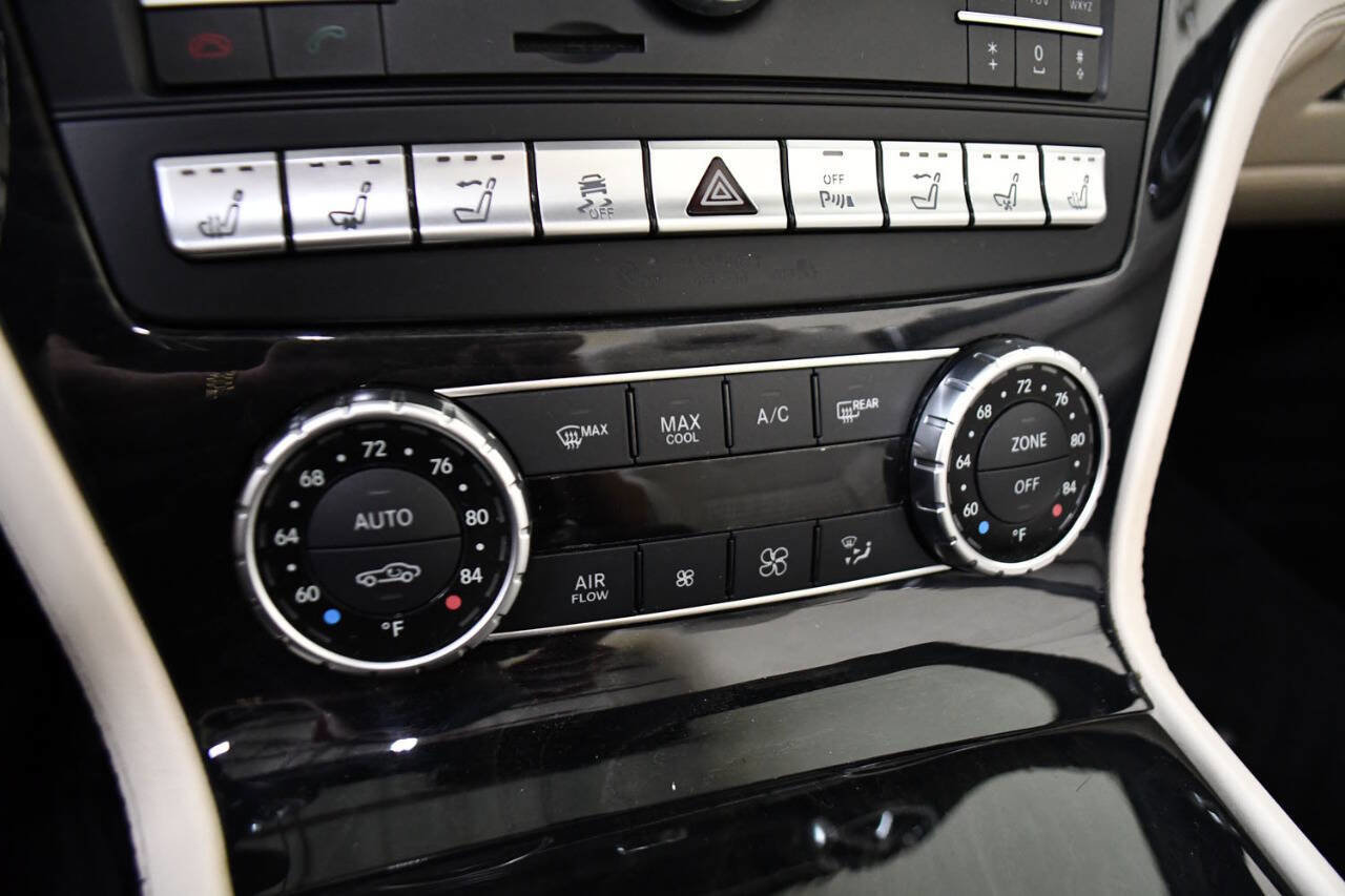 Used 2017 Mercedes-Benz SL 550 SL 550 2dr Convertible image 19