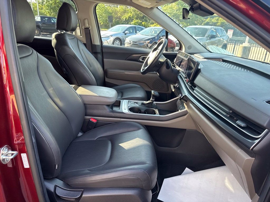 Used 2026 Kia Carnival FWD image 35