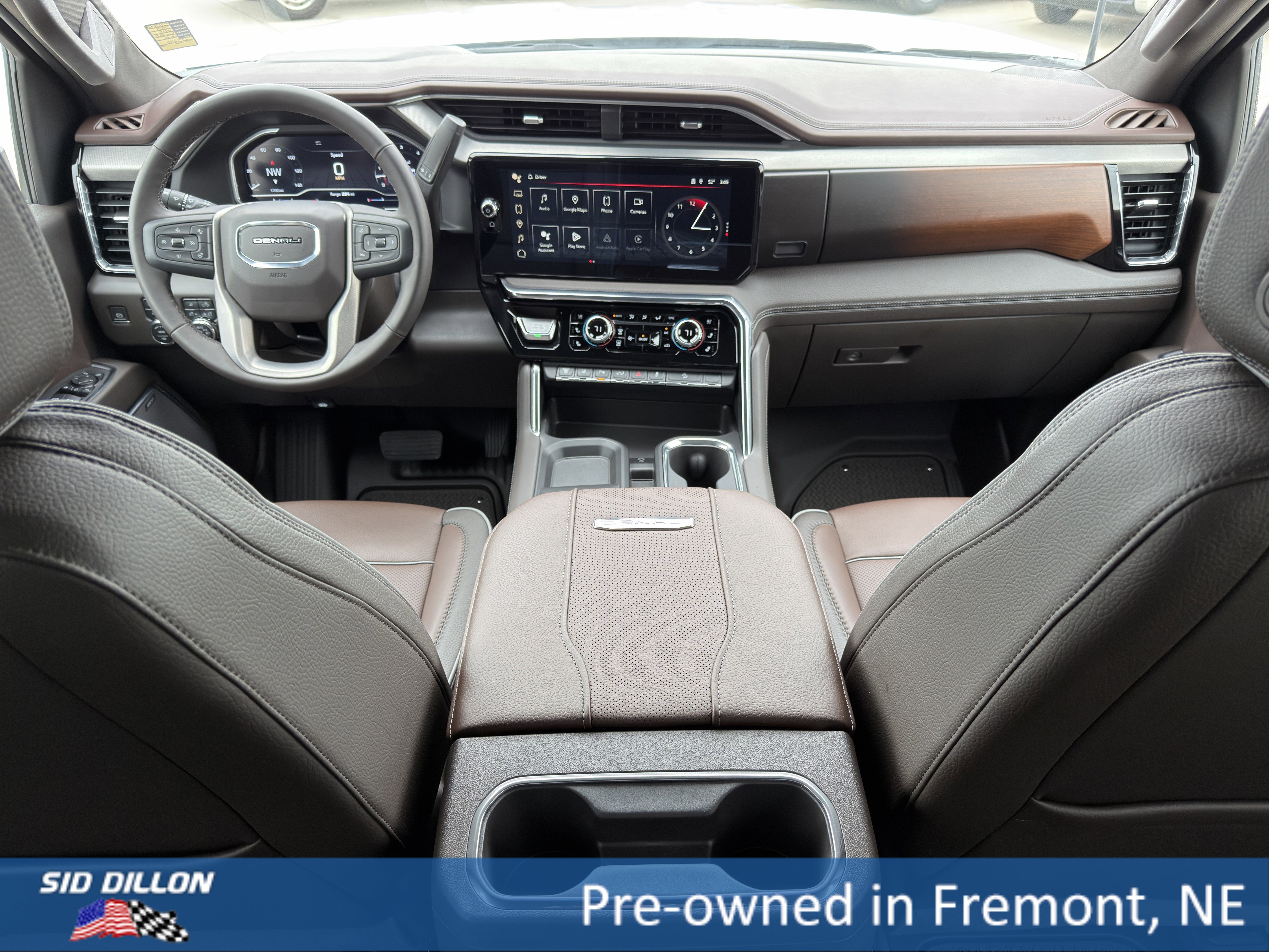 Used 2024 GMC Sierra 3500 Denali w/ Denali Reserve Package AWD/4WD image 9